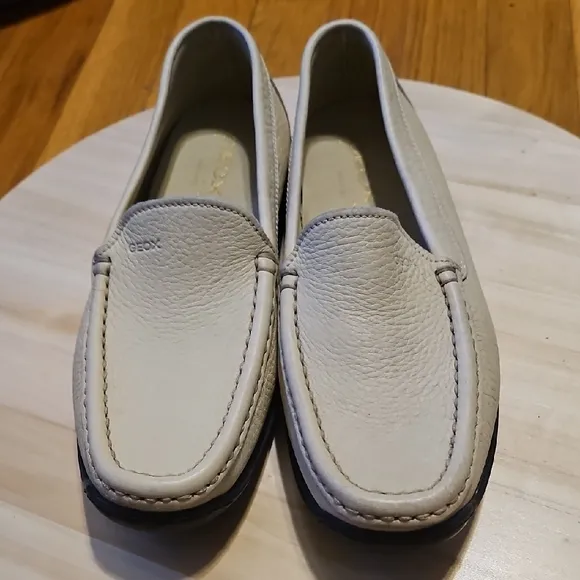Geox Women's Respira Leather Loafers Size 38.5 (US 8.5)