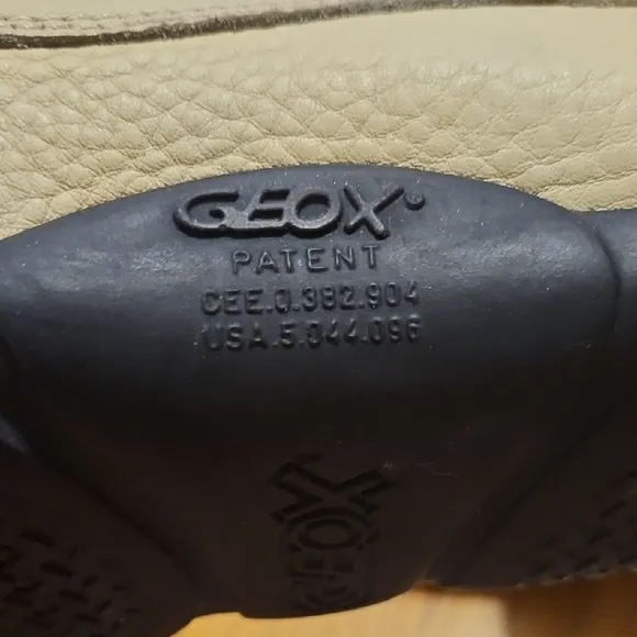 Geox Women's Respira Leather Loafers Size 38.5 (US 8.5)