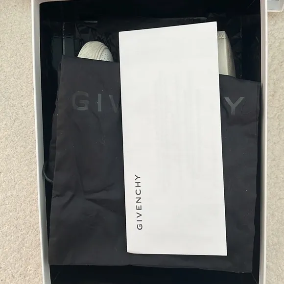 GIVENCHY  Calfskin Perforated Womens Urban Street Sneakers Size 37/7 White Pink