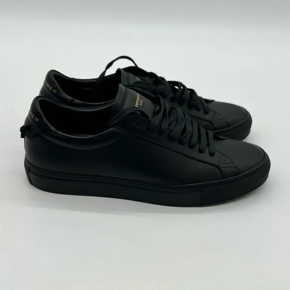Givenchy Urban Street Low Men Sz 40 US 7.5 Black Leather Fashion Lace Up Sneaker