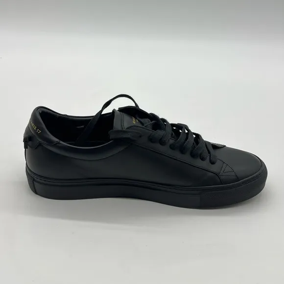 Givenchy Urban Street Low Men Sz 40 US 7.5 Black Leather Fashion Lace Up Sneaker