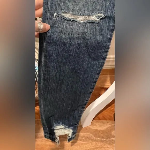 Good American- Good Waist- Distressed Jeans- Size 6/28