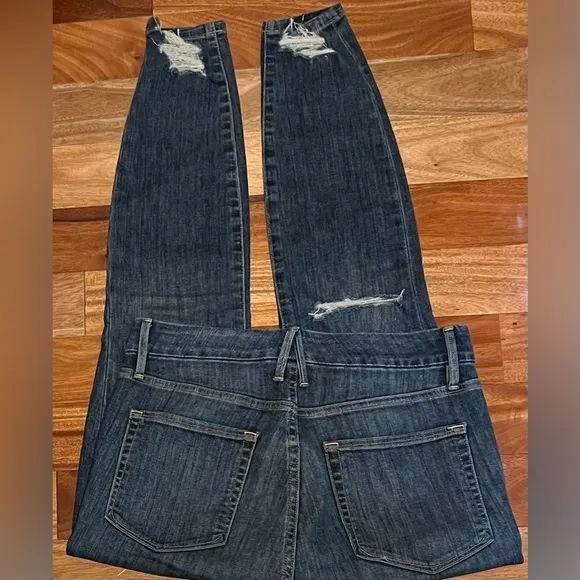 Good American- Good Waist- Distressed Jeans- Size 6/28