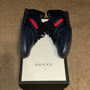 Gucci Men's Sneakers - Navy with Red Stripe