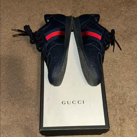 Gucci Men's Sneakers - Navy with Red Stripe