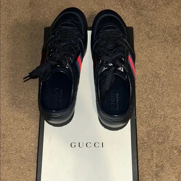 Gucci Men's Sneakers - Navy with Red Stripe