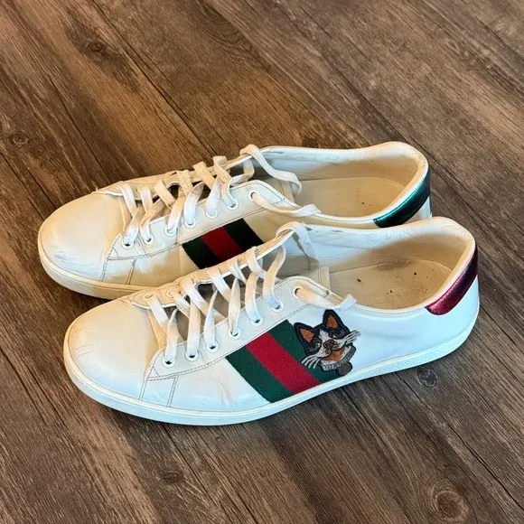 GUCCI White Sneakers with Dog Patch and Red Green Stripes