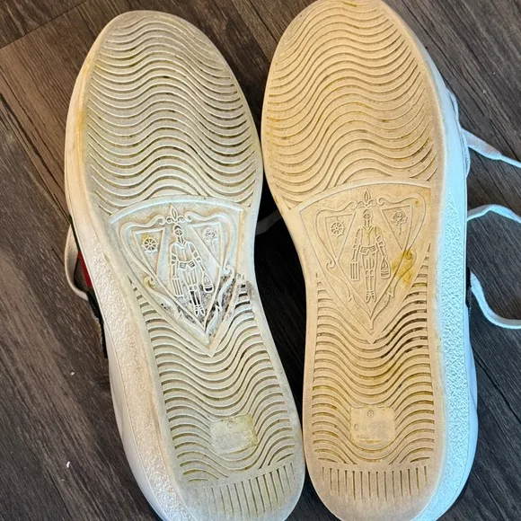 GUCCI White Sneakers with Dog Patch and Red Green Stripes