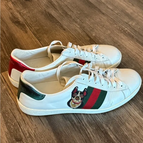 GUCCI White Sneakers with Dog Patch and Red Green Stripes