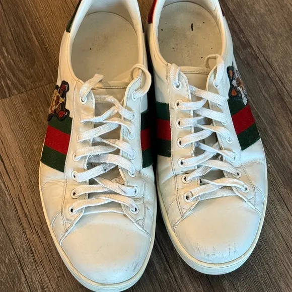 GUCCI White Sneakers with Dog Patch and Red Green Stripes
