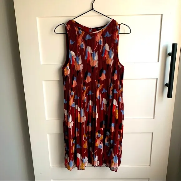 HALOGEN | NWT Burgundy Spots Pleated Sleeveless Shift Dress sz Small Petite