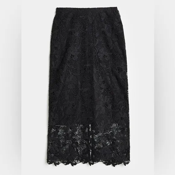 H&amp;M black lace midi skirt, it’s black lining