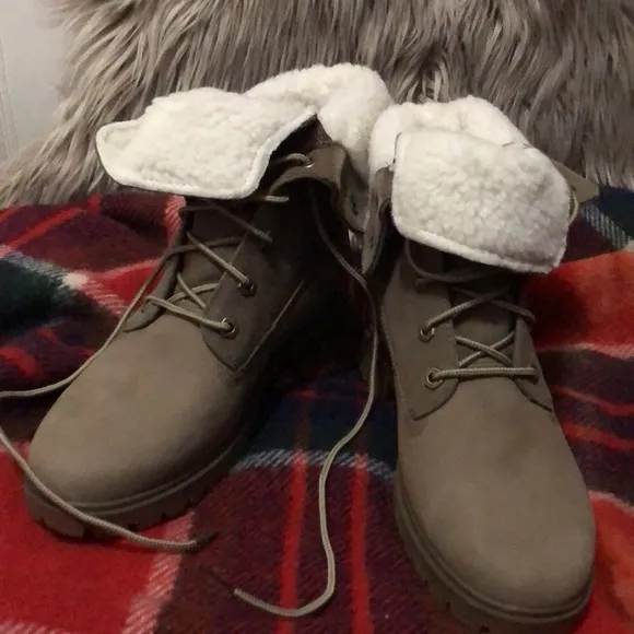 🎉HP🎉New In Box-Timberland”Jayne”Fleece/Fold/Down Nubuck Boots-Brown-7.5 Wmns