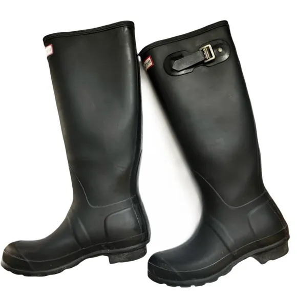 Hunter • Black Wellington Rain Boots