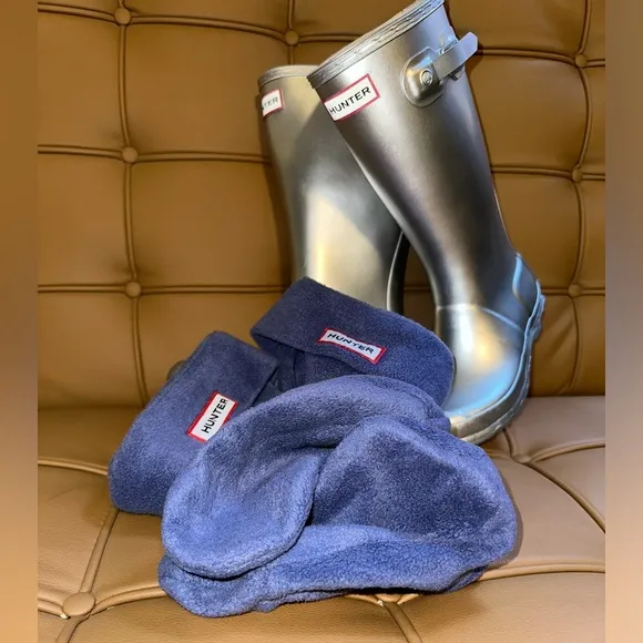 Hunter, Youth Girls Metallic Silver Rain Boots w/ Fleece Socks, Sz US 3B/ UK 2