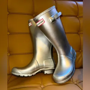 Hunter, Youth Girls Metallic Silver Rain Boots w/ Fleece Socks, Sz US 3B/ UK 2