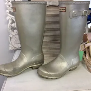 Hunter rain boots size 4 GUC