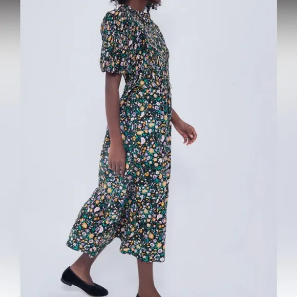 HYACINTH HOUSEBlack Multi Floral Smocked Samantha Midi Dress