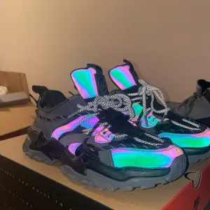 Javi Dominance Triple Black Iridescent Men’s Size  8.5