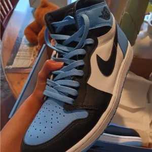 Jordan 1 High OG “UNC Toe”