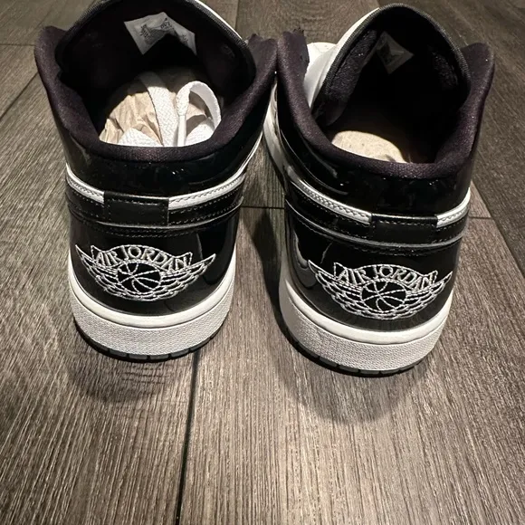 Jordan 1 Low SE Black and White Sneakers