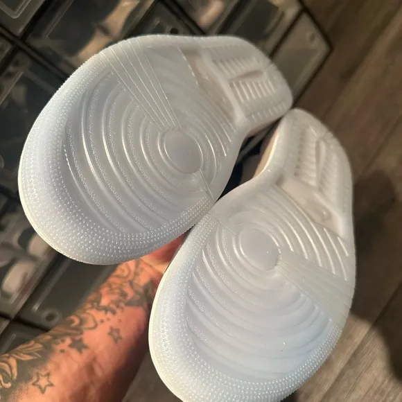 Jordan 1 Low SE Black and White Sneakers