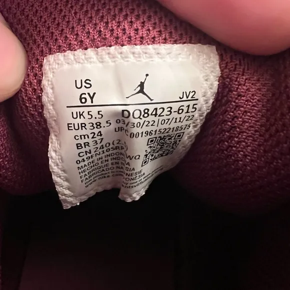 Jordan‎ 1 -Top Cherrywood Red 2022 high top sneakers size 4Y