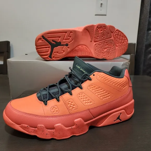 Jordan 9 Low &quot;Mango🥭&quot; Like New!!!