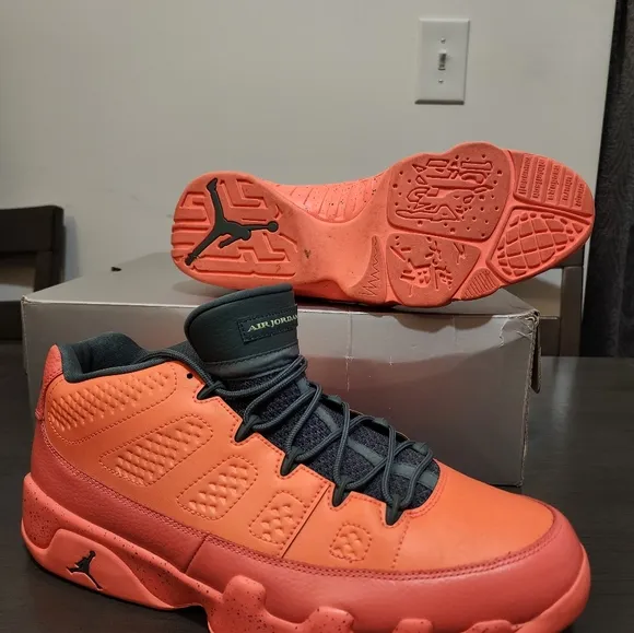 Jordan 9 Low &quot;Mango🥭&quot; Like New!!!