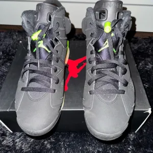 Jordan Air Jordan 6 Black and Green Sneakers