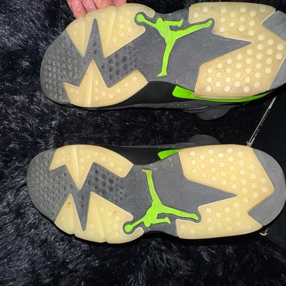 Jordan Air Jordan 6 Black and Green Sneakers