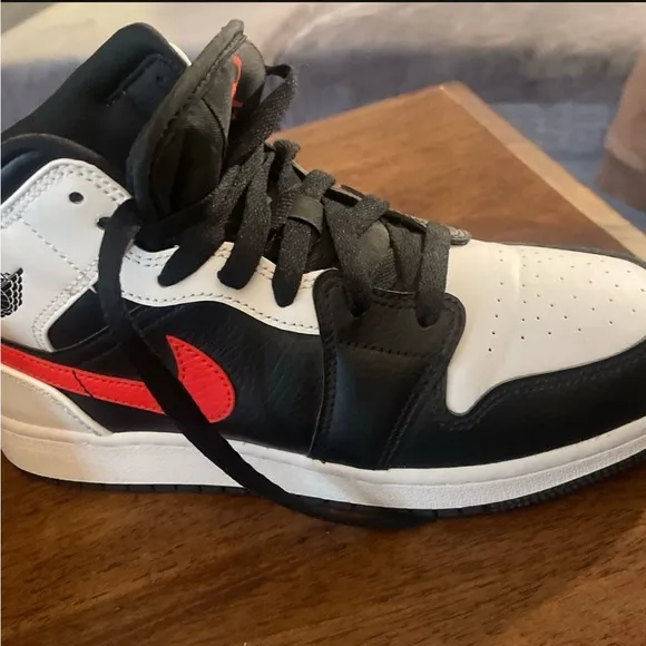 Jordan Black and Red Sneakers Classic Design size 6 youth Size 8 in women’s
