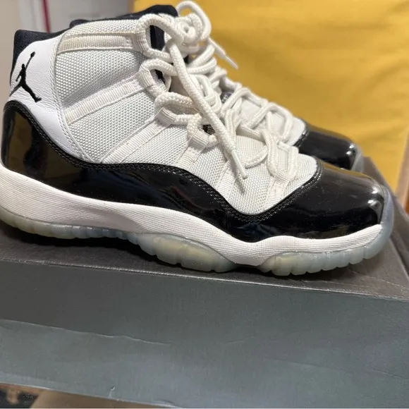 Jordan Black and White Sneakers Classic Athletic Design