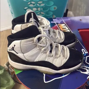 Jordan Black and White Sneakers Iconic High-Top Design