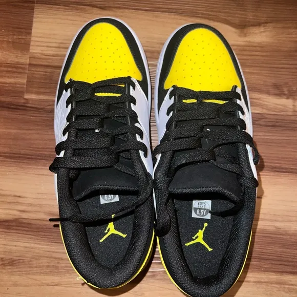Jordan Nu Retro 1 Low “Tour Yellow”