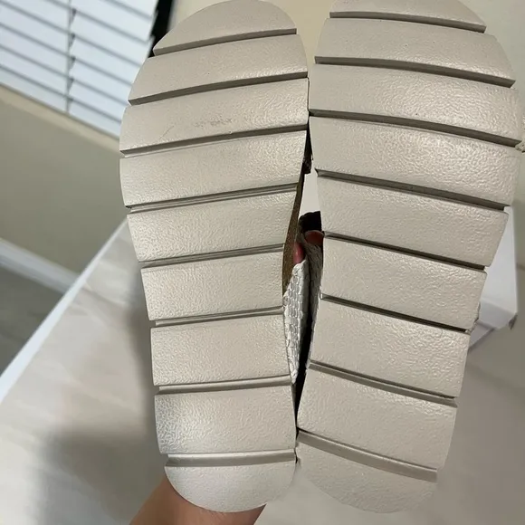 Josef Seibel white leather sandals EU 37 US 6/6.5