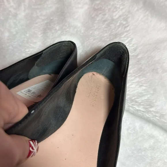 Kate Spade Pointed Flats Black size 8.5 - Comes with box!