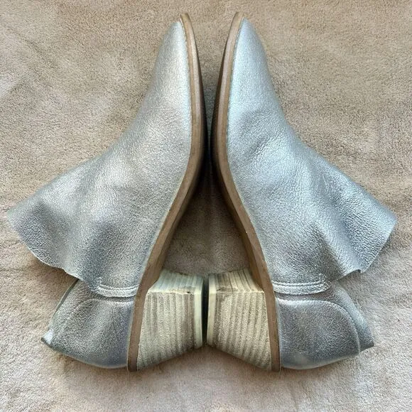 Kelsi Dagger Brooklyn Kenmare Silver Metallic Ankle Bootie Western Women's 8.5