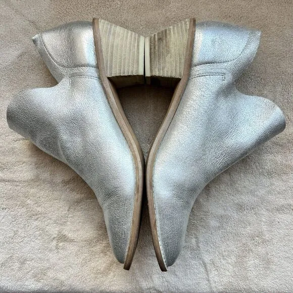 Kelsi Dagger Brooklyn Kenmare Silver Metallic Ankle Bootie Western Women's 8.5