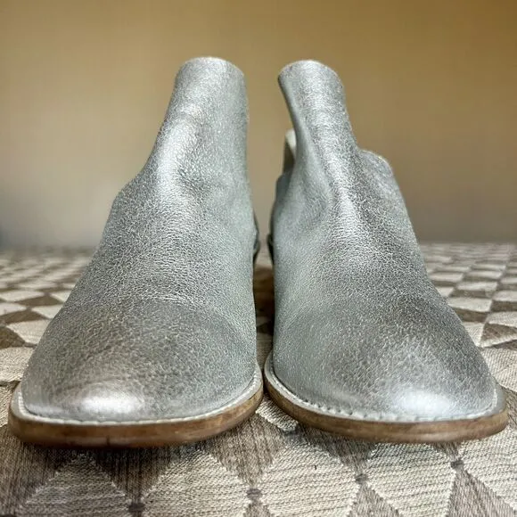 Kelsi Dagger Brooklyn Kenmare Silver Metallic Ankle Bootie Western Women's 8.5