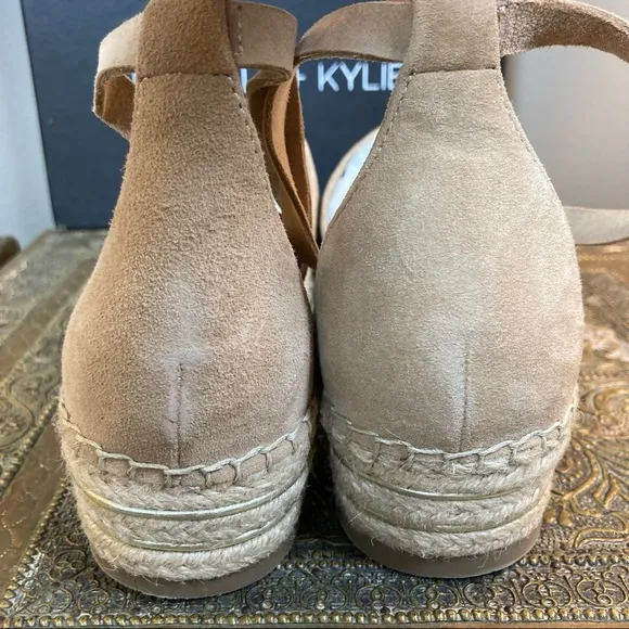 Kendall &amp; Kylie Espadrilles beige size 10 Ariela wrap ankle