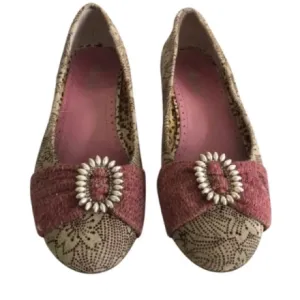 Kenzie Brooch Flats