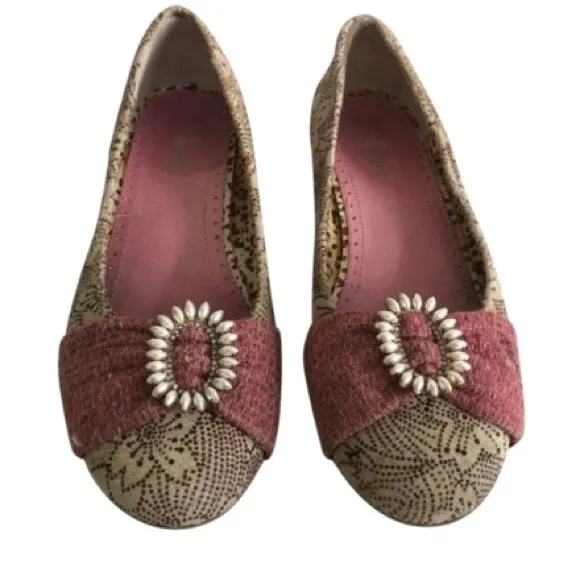 Kenzie Brooch Flats