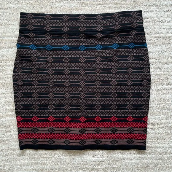 Krimson Klover Merino Wool Mini Sweater Skirt Black Brown Red Size Small