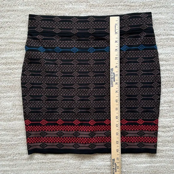 Krimson Klover Merino Wool Mini Sweater Skirt Black Brown Red Size Small