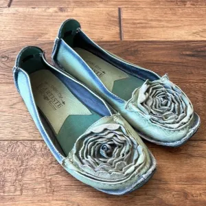 L'Artiste Dezi Shoes Green Leather Rosette Slip On Loafers Flats Sz 37 / US 6.5
