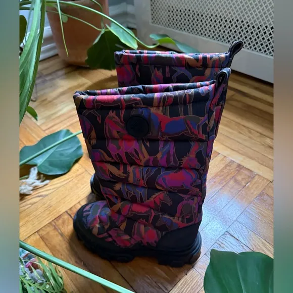 like new farm rio horse print snow winter boots