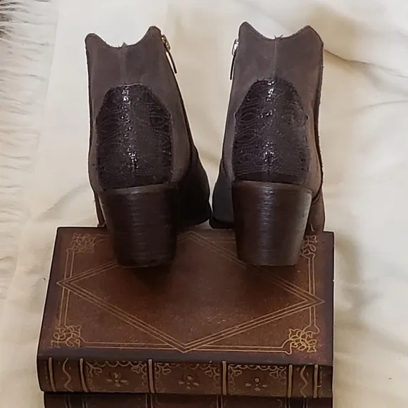 Marc Fisher Brown Stephani Suede Booties Bohemian Ankle Designer Spring Summer