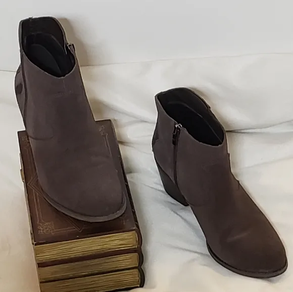 Marc Fisher Brown Stephani Suede Booties Bohemian Ankle Designer Spring Summer