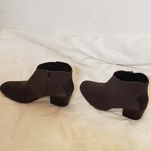 Marc Fisher Brown Stephani Suede Booties Bohemian Ankle Designer Spring Summer